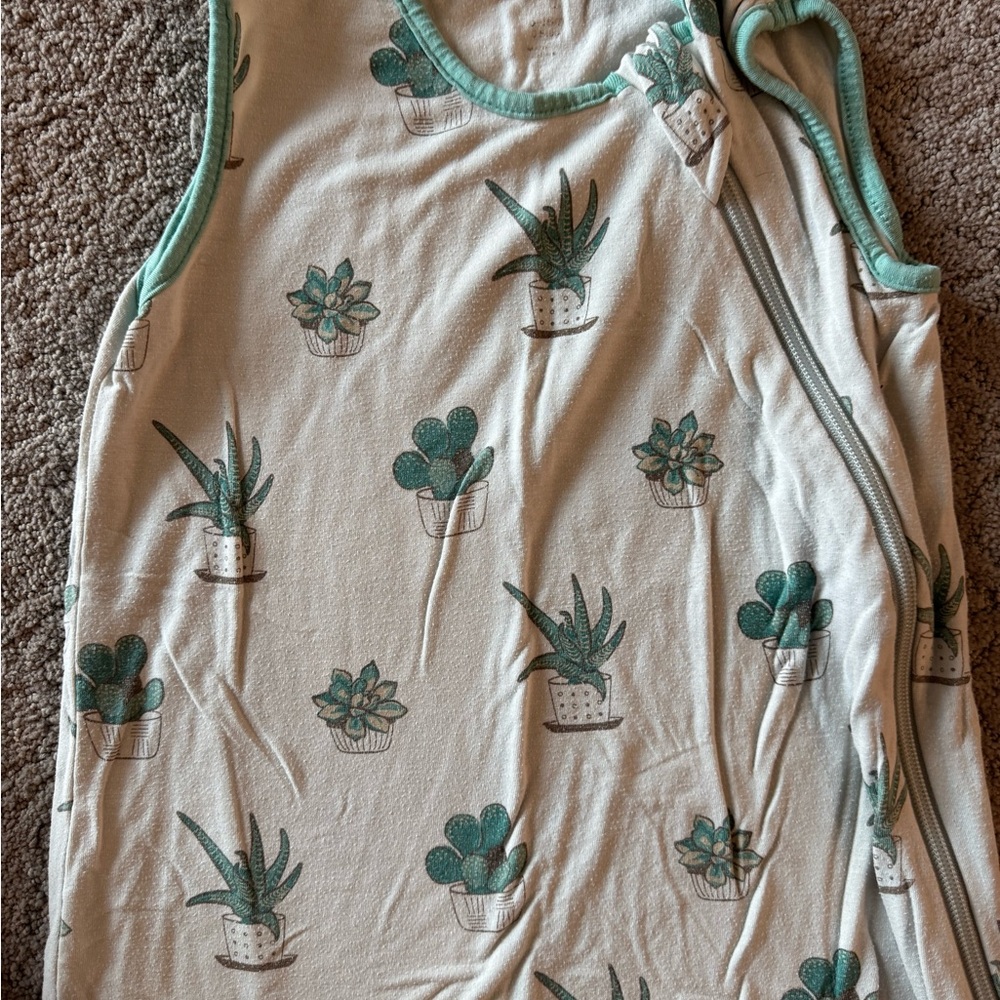 Kyte BABY .5 Tog Green and Cream Sleep Sack